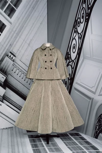 Look 3